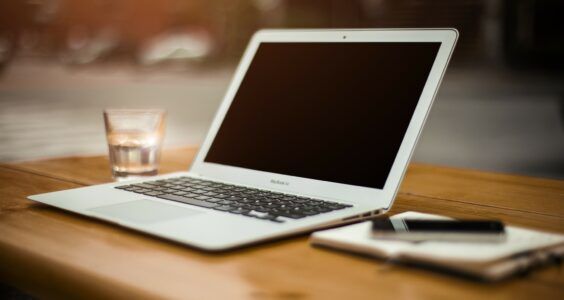 Moins de frais et plus d’économies en optant pour une banque en ligne